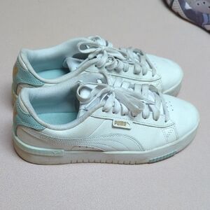 Puma White and Blue Sneakers Women's Size 8